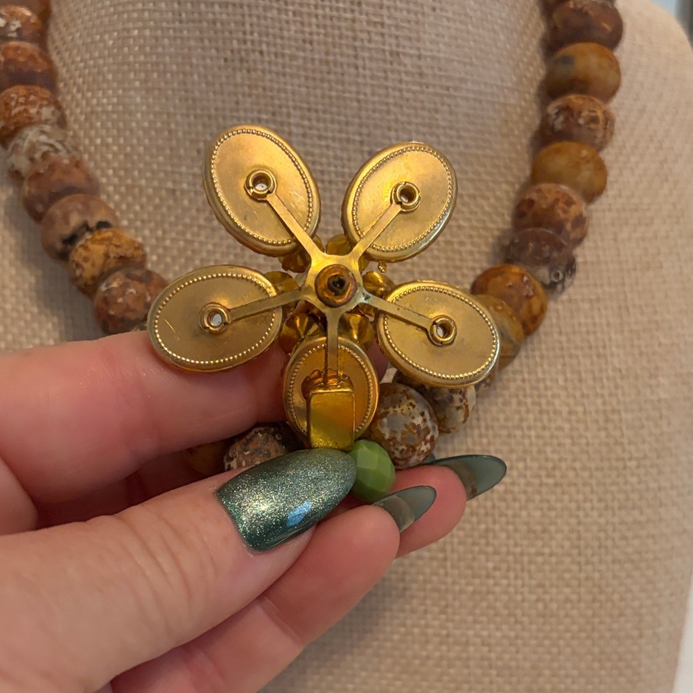 GORG Brown Stone Beaded Necklace with Yellow Gem stone Flower Pendant - Picture 5 of 8